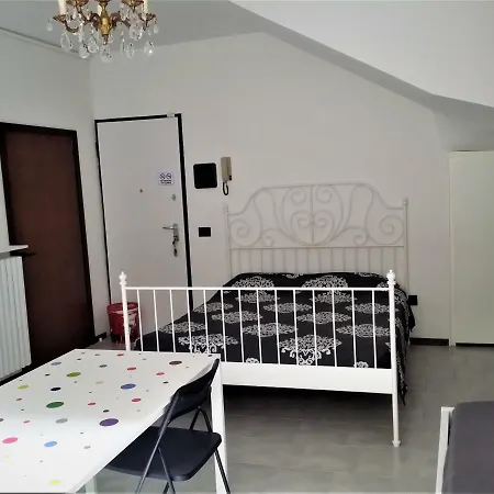 Studio Flat - Tecnotrafo Апартаменты *
